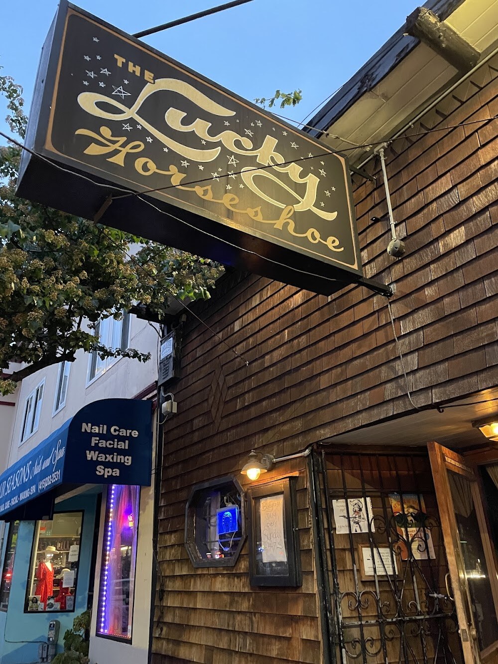 The Lucky Horseshoe photo